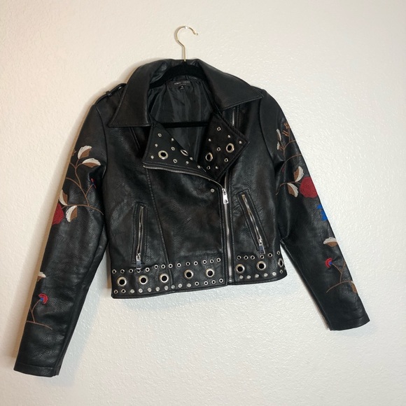 Romeo & Juliet Couture Jackets & Blazers - Romeo + Juliet Couture Floral Embroidered Edgy Black Biker Leather Jacket